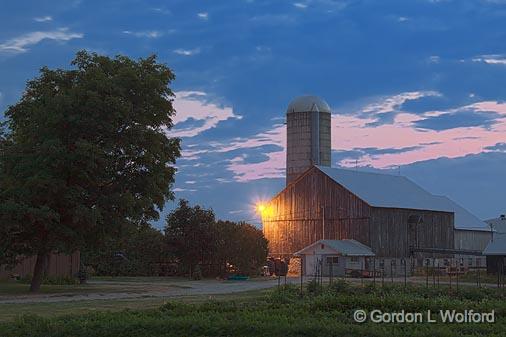 Barn In First Light_19959-61.jpg - Photographed near Rideau Ferry, Ontario, Canada.